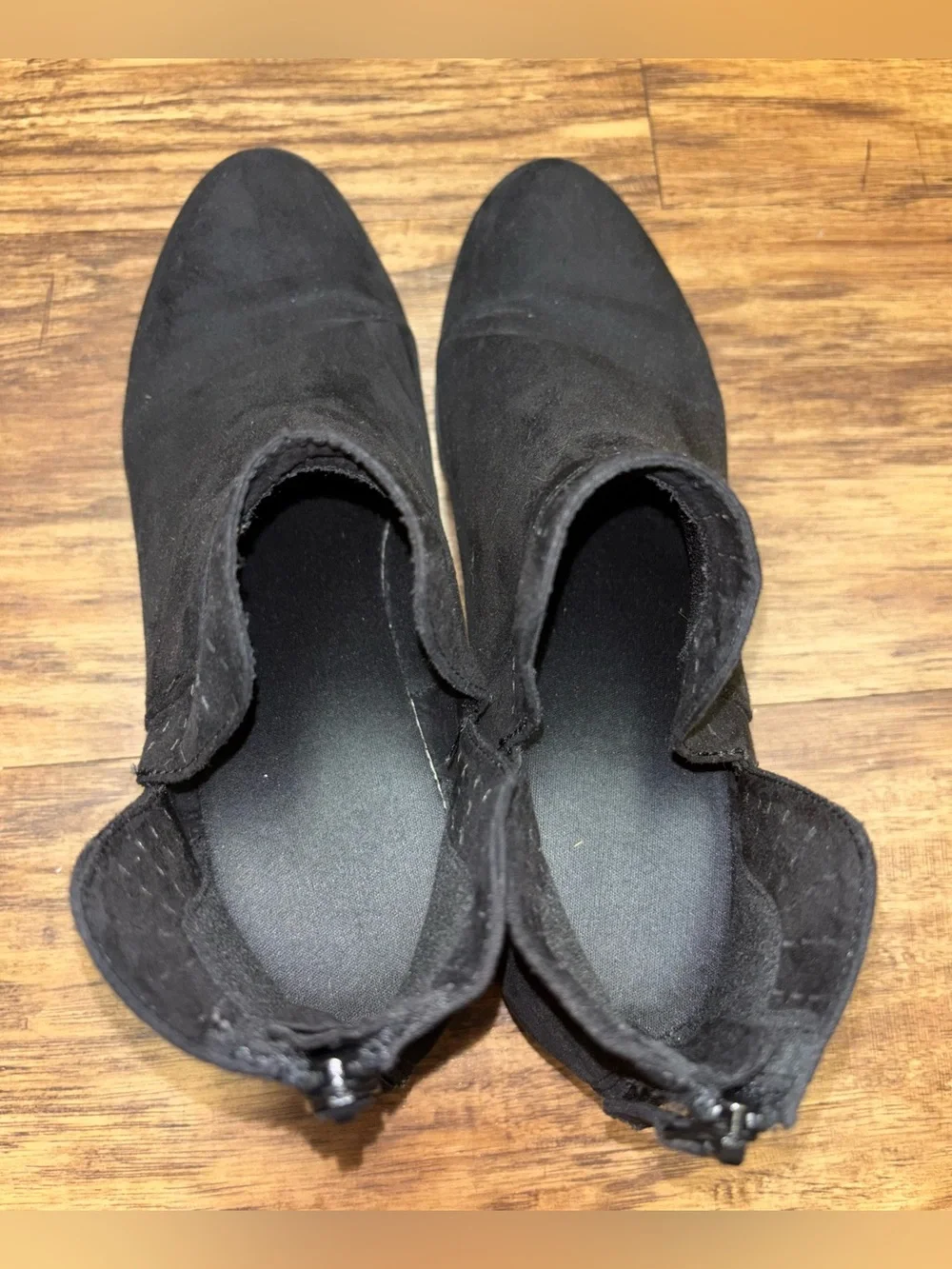 Arizona Booties Size 9